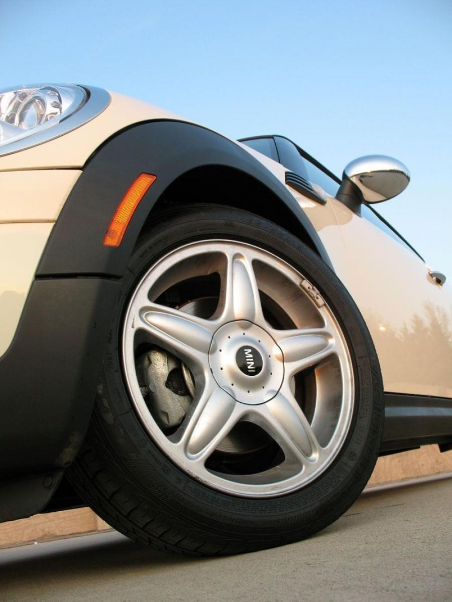 Mini Cooper Clubman 2008 года  (фото 4 из 53)